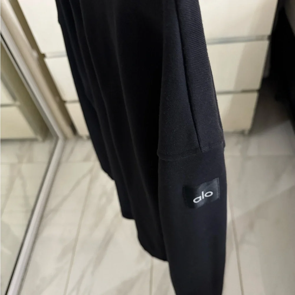 Alo Black Long Sleeve Top - Picture 1 of 3